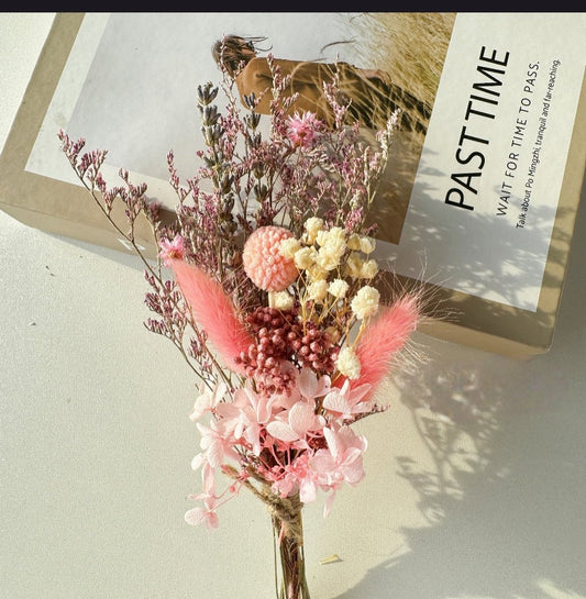 Mini Dried Flowers – Elegant Natural Décor for Gifts, Frames & Home Styling - HuecasaDried 1