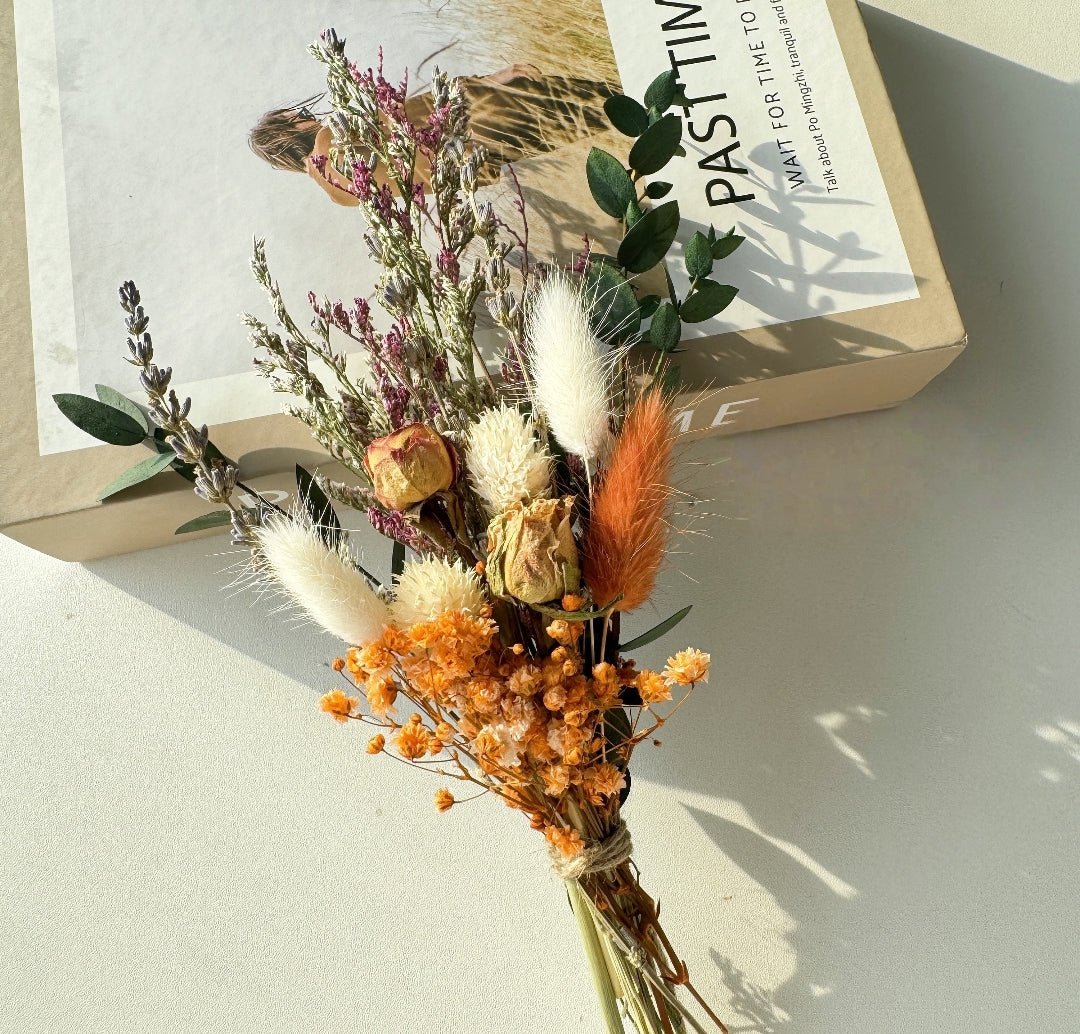 Mini Dried Flowers – Elegant Natural Décor for Gifts, Frames & Home Styling - HuecasaDried 5