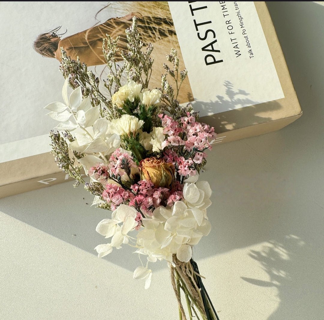 Mini Dried Flowers – Elegant Natural Décor for Gifts, Frames & Home Styling - HuecasaDried 2